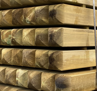 Planed & Rounded Fence Posts 95x95mm 2.4m