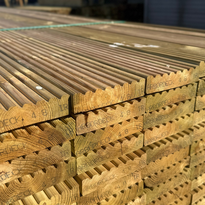 4.8m 32x125mm Castellated/Smooth Treated Decking