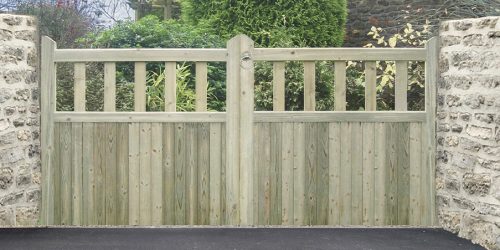 Hampton Driveway Gate
